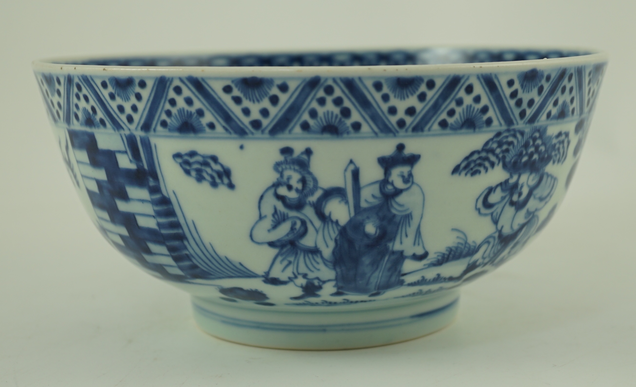 A Chinese blue and white ‘foreign ambassadors’ bowl, Kangxi/Yongzheng period, 21.5cm diameter